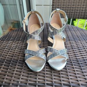 Kelly & Katie Charisma Gold Silver Sandal …